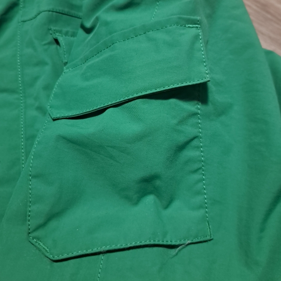 The North Face Women’s Green Hooded Ski Jacket - Picture 3 of 11